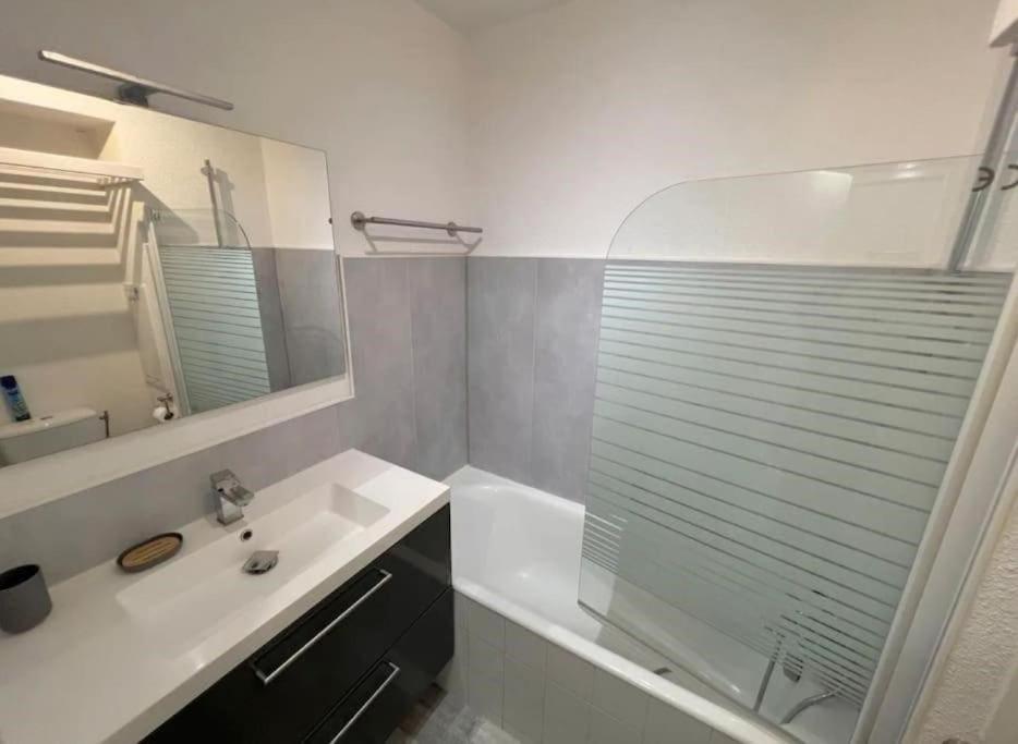 Appartement Port De Hyeres 4 Personnes Eksteriør billede
