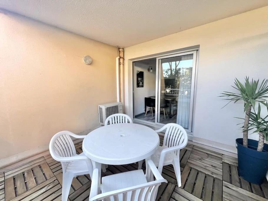 Appartement Port De Hyeres 4 Personnes Eksteriør billede