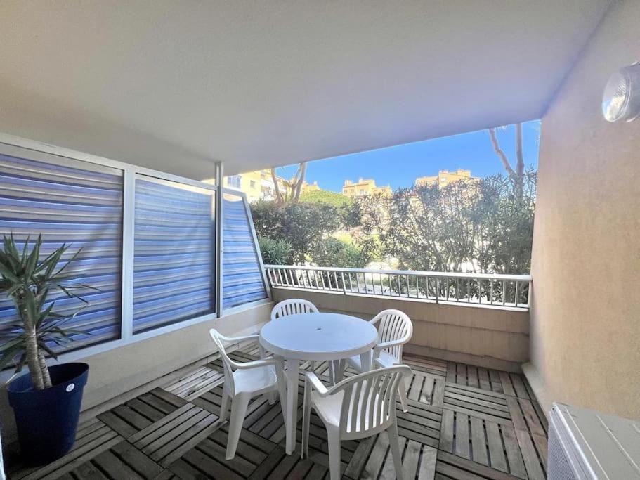 Appartement Port De Hyeres 4 Personnes Eksteriør billede